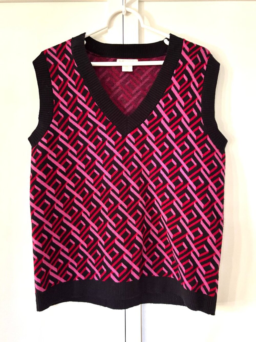 Christian Siriano sweater vest with geometric patern (size M - fits like a L)